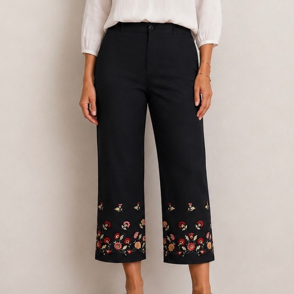 Larry Levine Sport Black Embroidered Floral Cropped Capri Pants Womens Wide Leg